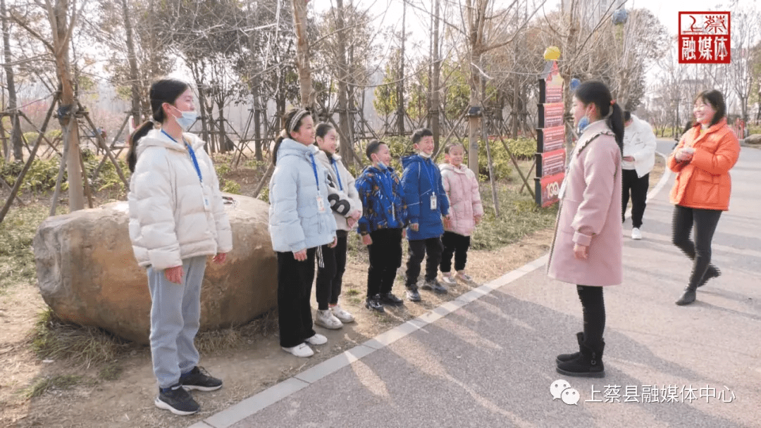 上蔡融媒小記者春遊鳳凰公園