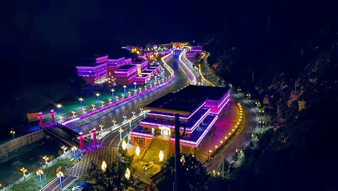 白玉县夜景图片