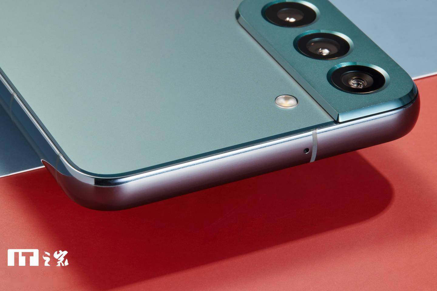 整体|三星 Galaxy S22 / S22 +图赏：老设计焕发新感觉