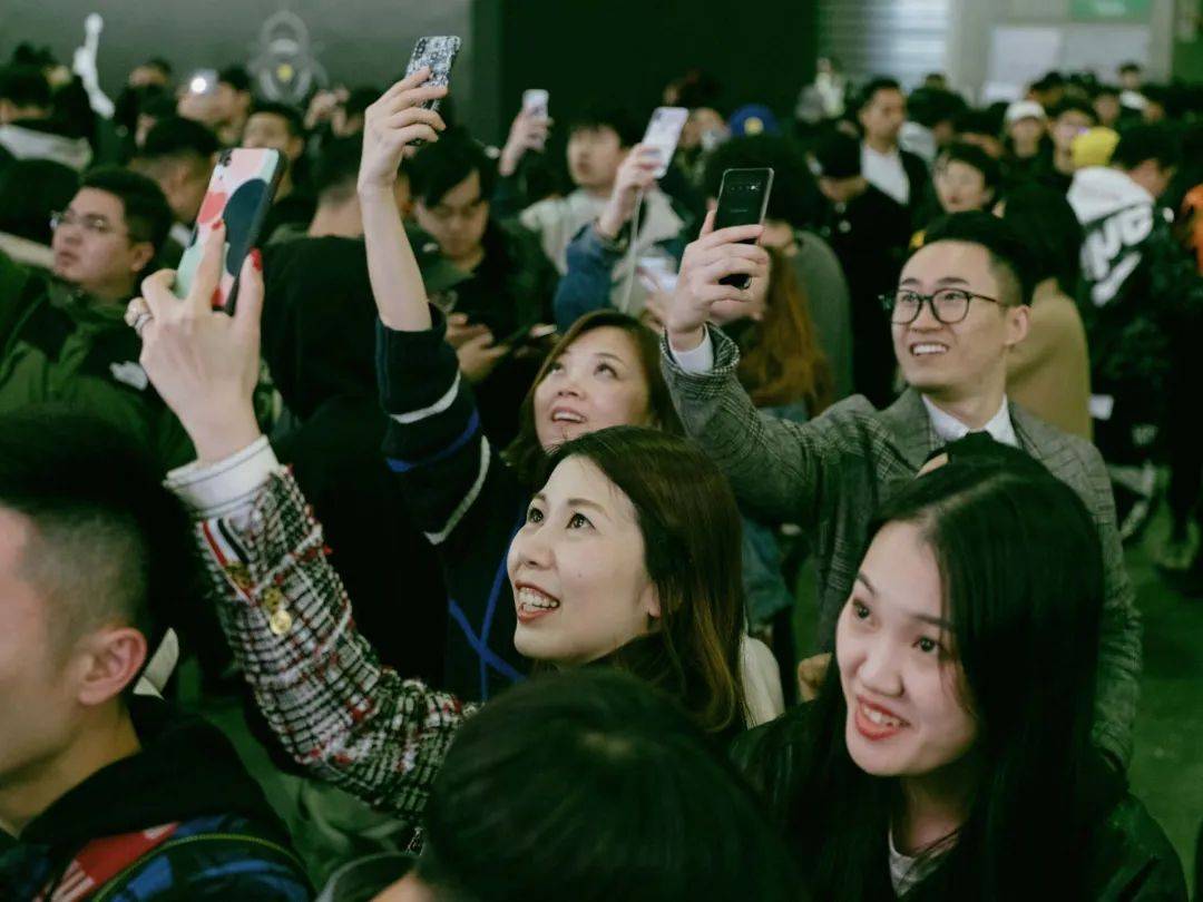 就选这颗红色药丸，来看元宇宙的物质世界