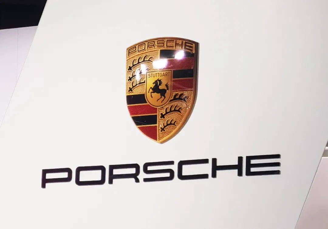 苹果连续第五次被荷兰罚款500万欧元；台积电拿下苹果5G射频芯片订单；三星Galaxy S22系列在中