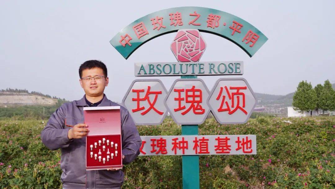 护肤品早晨不要着急洗脸，涂点精华，这样六十岁都肌肤如水！