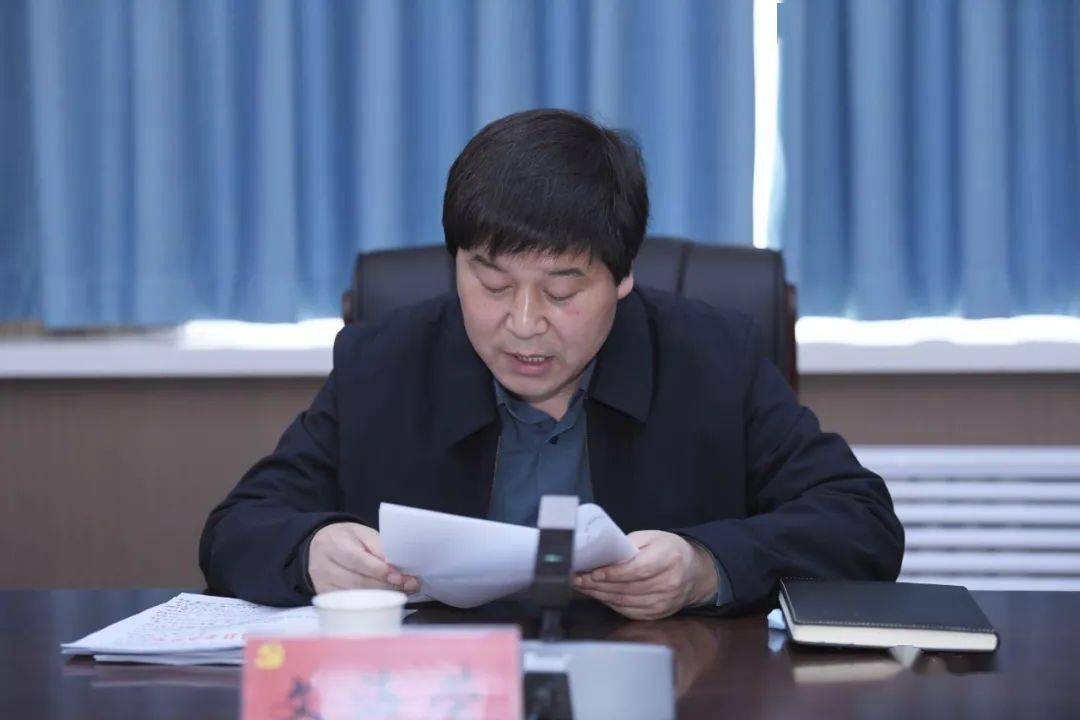 会上,旬邑县委常委,政法委书记文海荣安排部署了全县防范化解重大风险