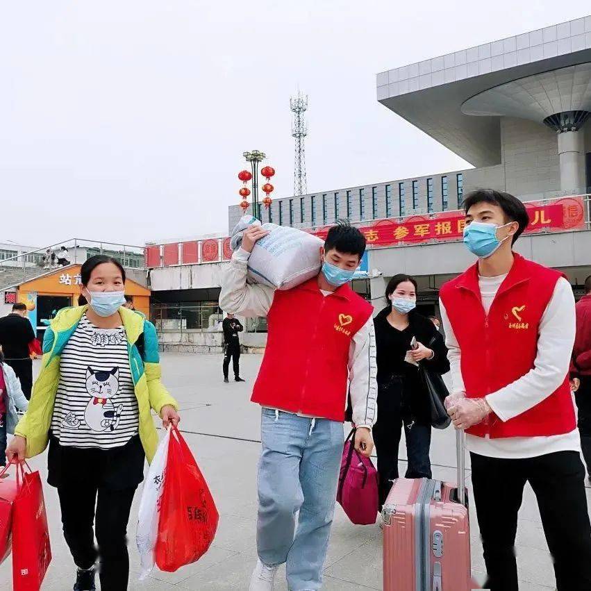 青· 关注 | 玉林市2000余名大学生积极参与寒假"返家乡"社会实践活动