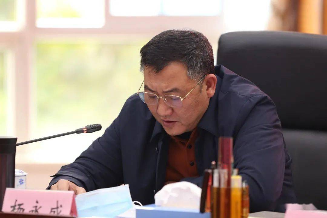 镇党委委员杨永成,副镇长何善通分别结合自身工作实际,分享了自己的