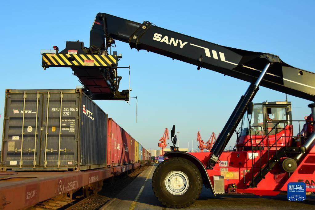 青岛港|淡季为何不淡——从北方最大港口企业感受中国经济温度