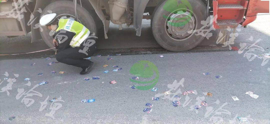 恐怖桥头一小学生被大货车碾压满地碎肉凶多吉少