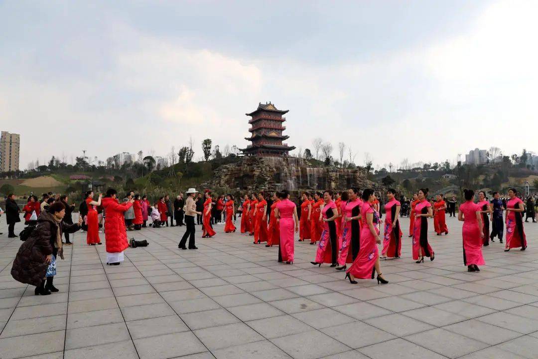 国公 大足香国公园：旗袍走秀培训表演展现优秀旗袍风采