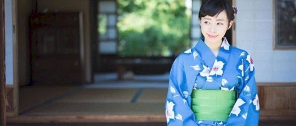 横（よこ）、隣（となり）、そば在表示旁边的时候有什么区别！_日语_间隔_词汇