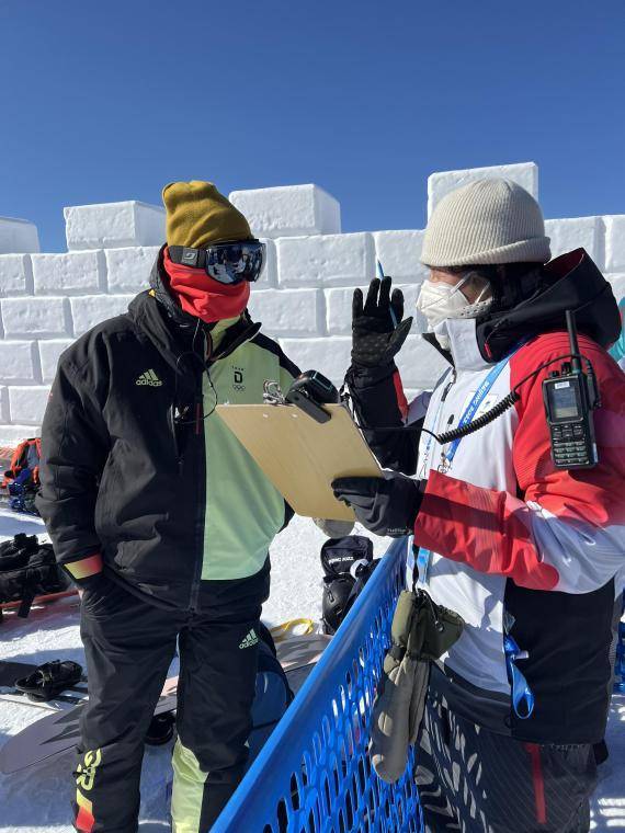 国际雪联|追光|当不了苏翊鸣，但你可以试试这个……