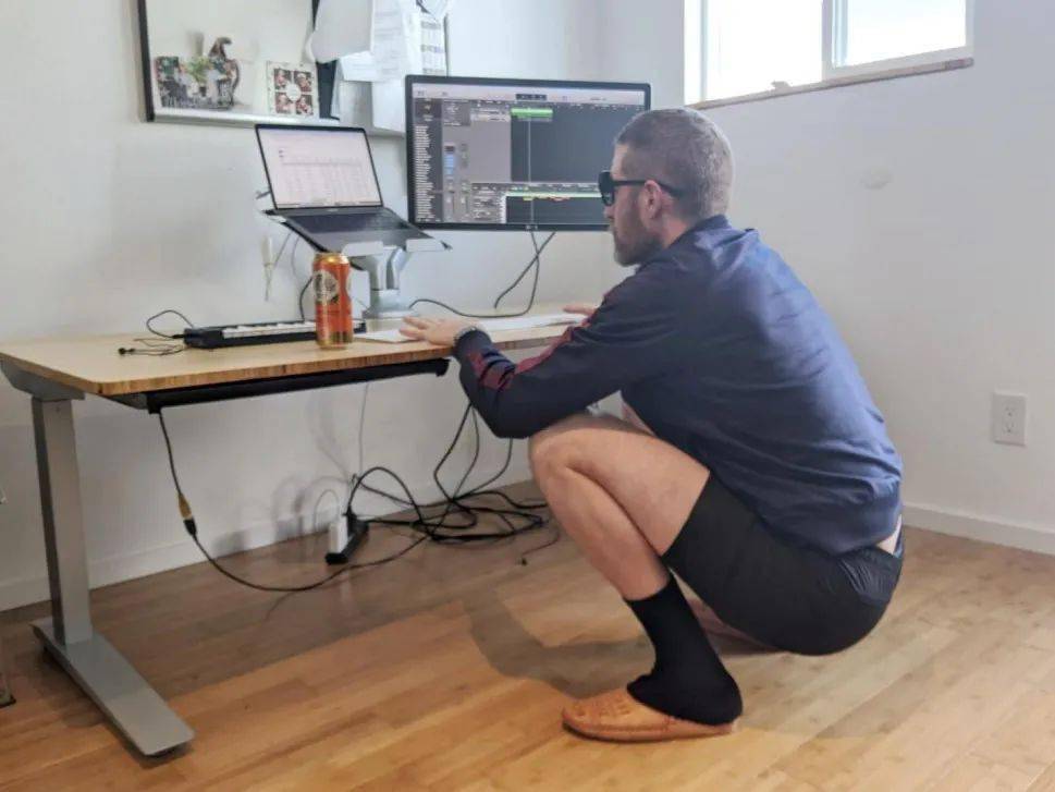 科普知识｜为什么蹲着才是最好的办公姿势？