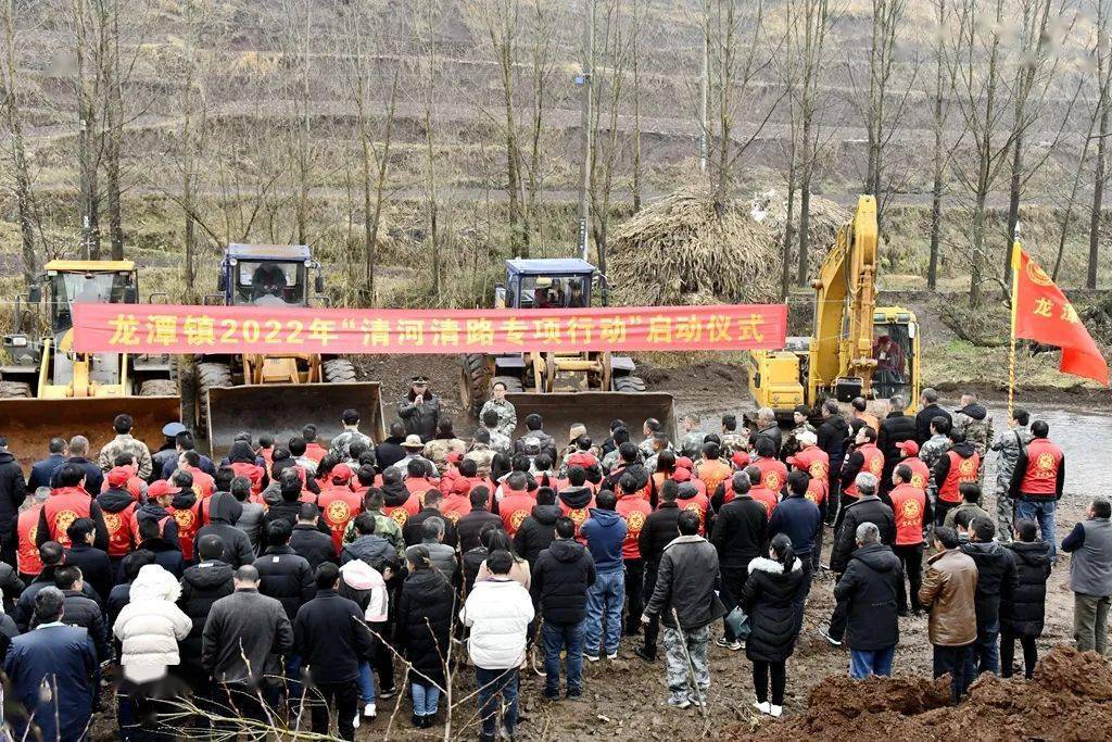 清河行动宣威市龙潭镇清理河道正当时河清岸绿景色美
