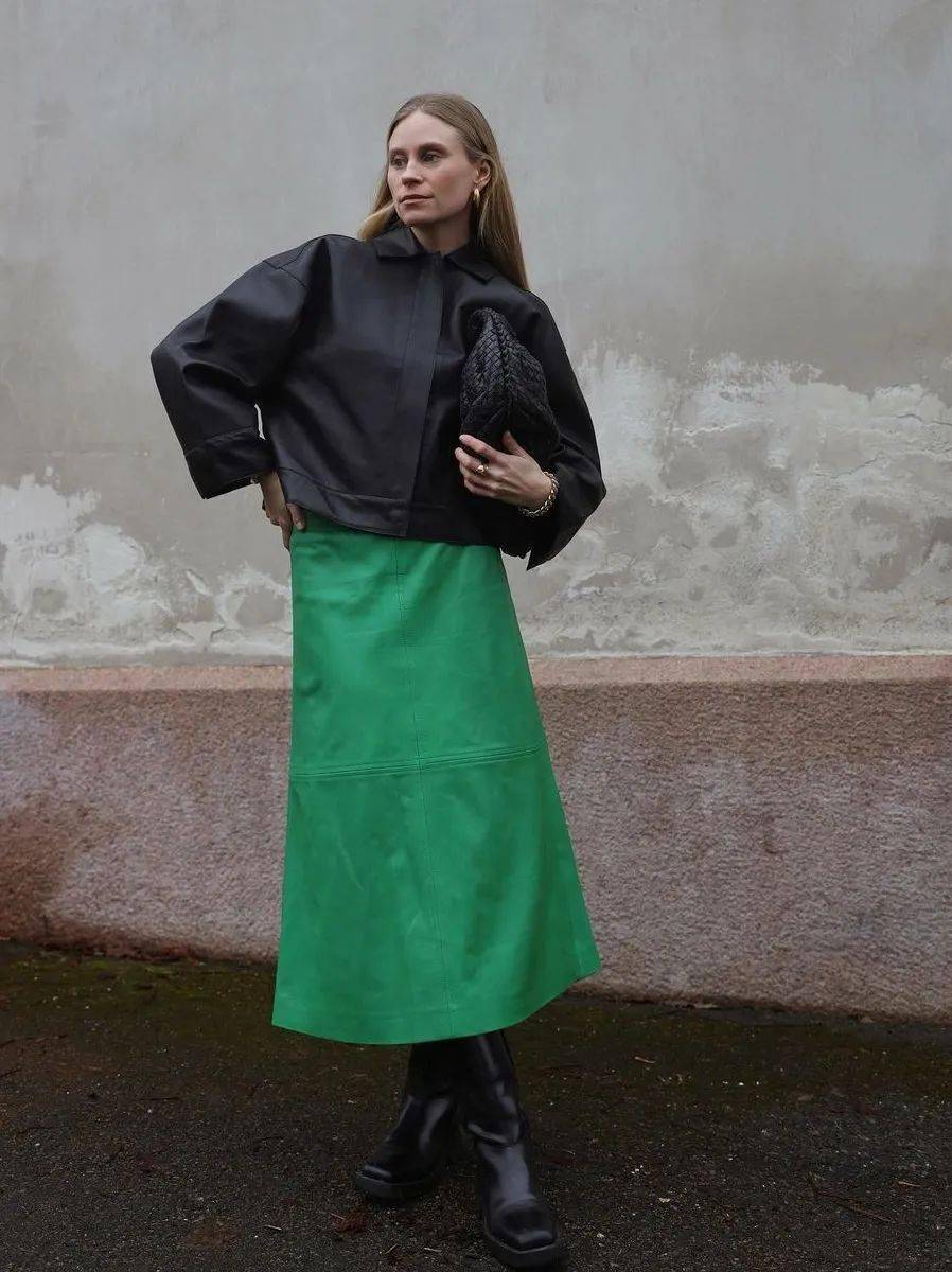 Calvin 黑白灰下岗了！2022春夏必穿蜂蜜绿！时髦高级，显白炸了！