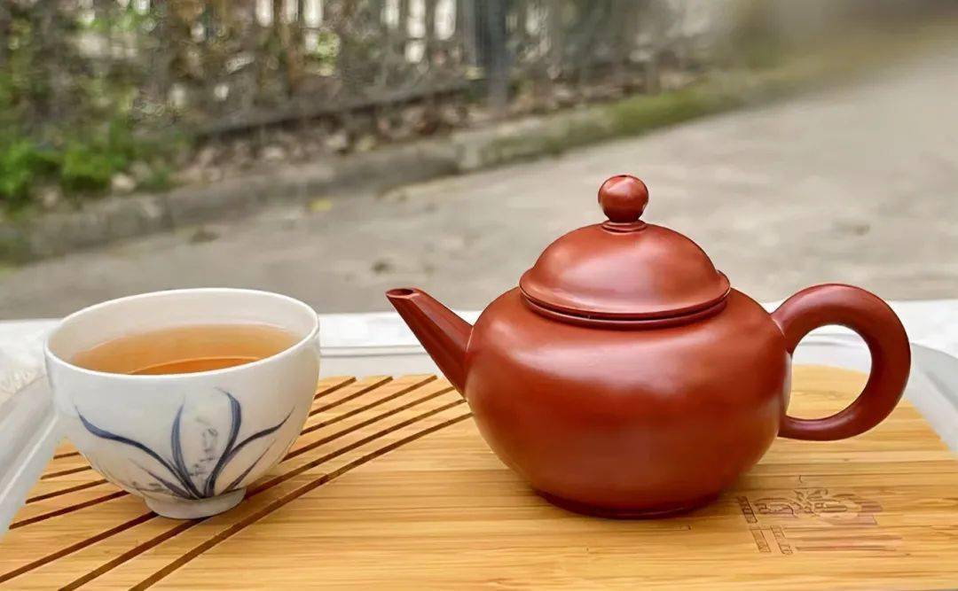 添加了碳酸钡的紫砂壶