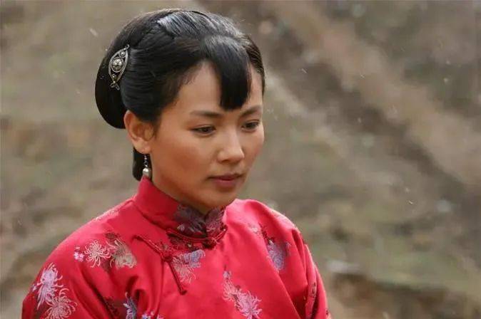 《盘龙卧虎高山顶》,饰演泼辣刚烈的陕北婆娘白玉娥,颠覆她过往的荧屏