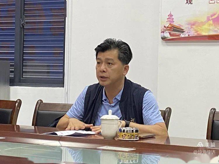 琼海市委常委嘉积镇委书记吴坚强公开接访