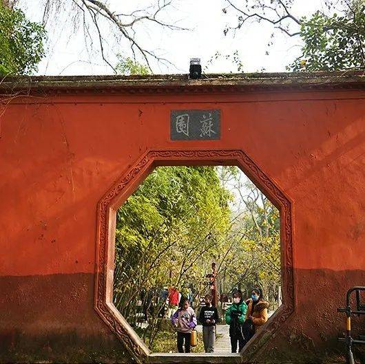 乐言乐语丨东坡老去方思蜀,不愿人间万户侯_大佛_阳光_山川