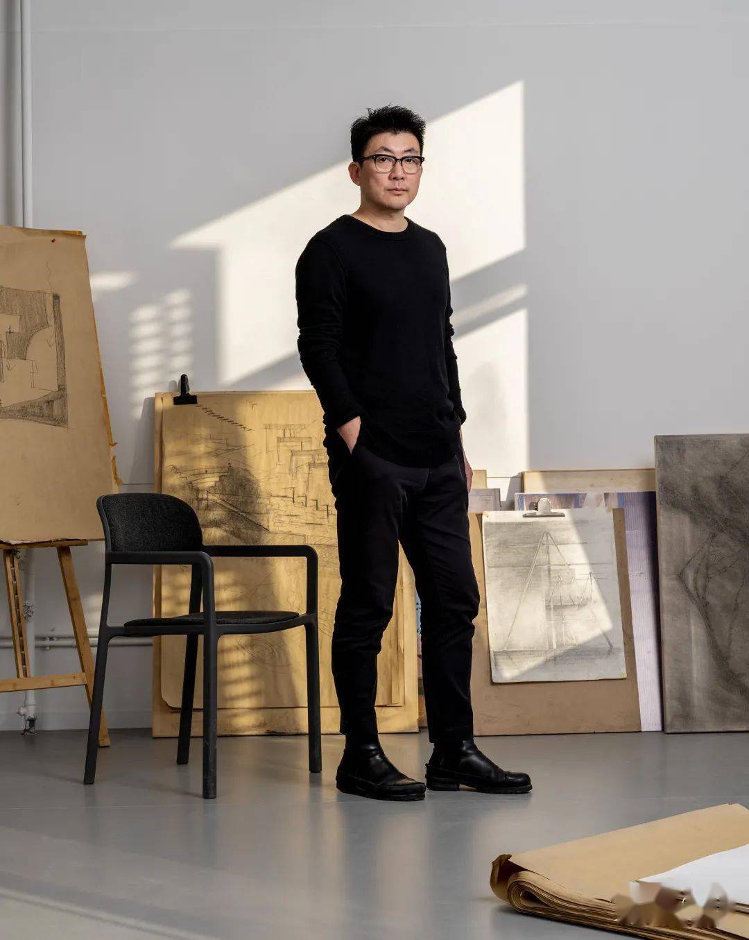 建筑师董功剥除冗赘在新的办公空间延续直向式实践