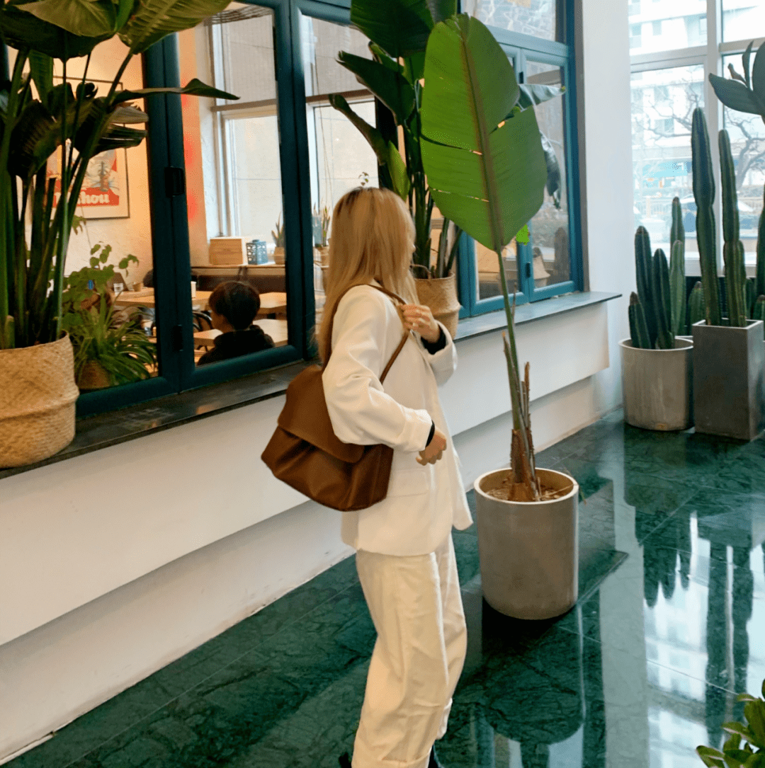 条纹 乔欣“女友风”穿搭，精致有气质，上班约会穿超有仪式感！