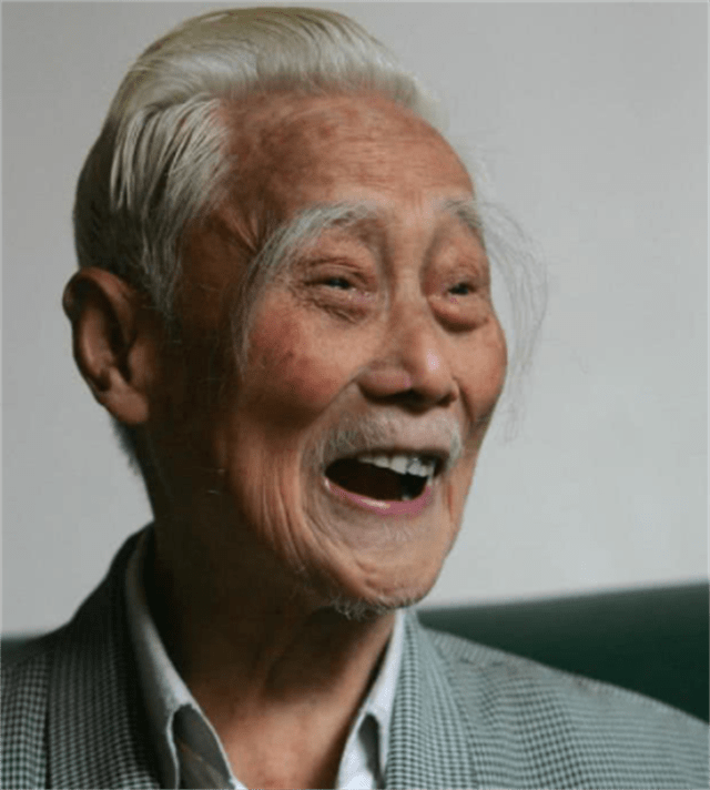 10几厘米长拖到下颚,网友:仙风道骨_老大爷_爷爷_网络