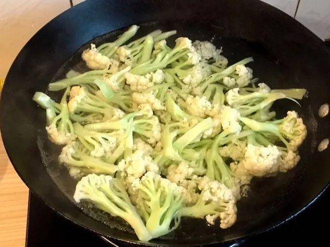 料酒|经典下饭菜干锅土豆片、花菜、千叶豆腐,一招学会!