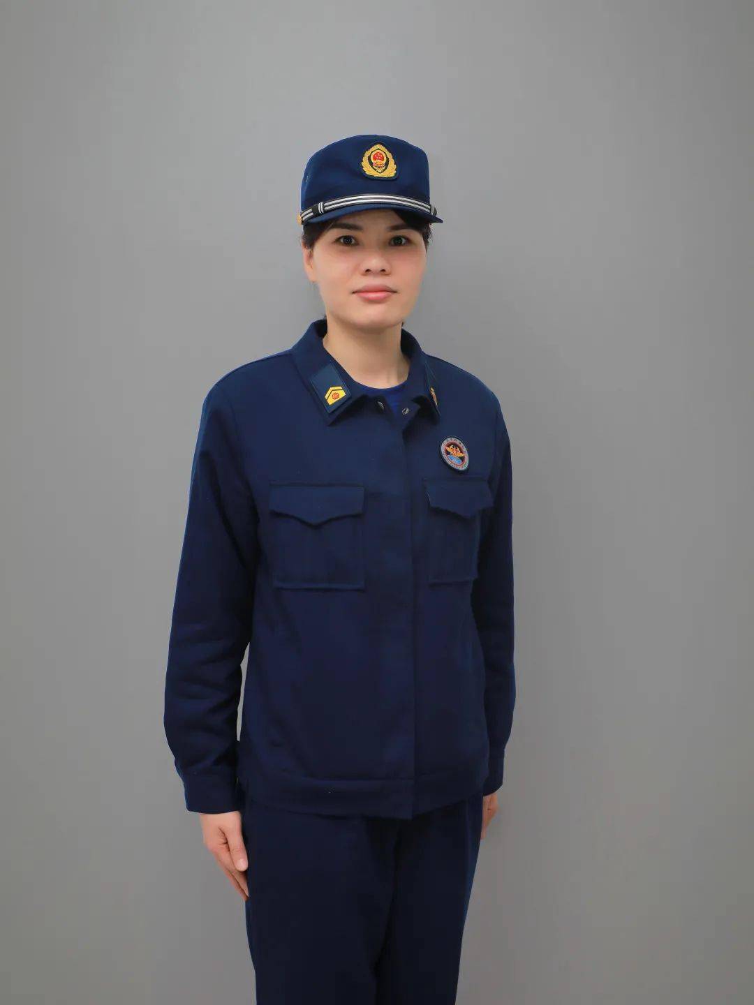 女消防文员图片