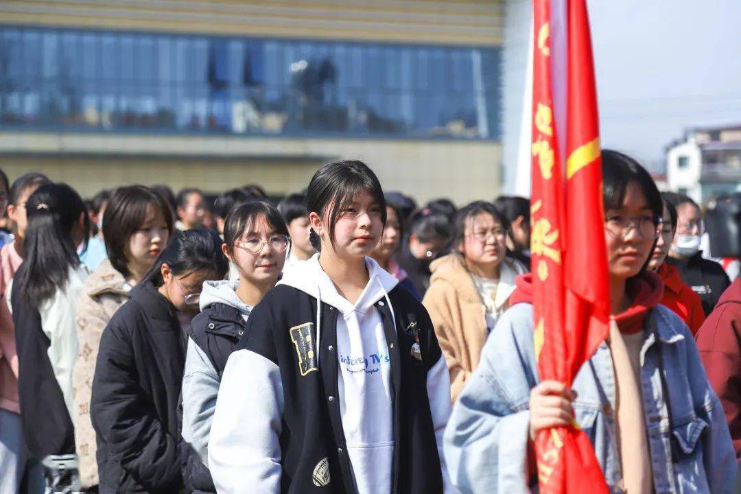 热血沸腾今天泾县二中千名学子百日誓师