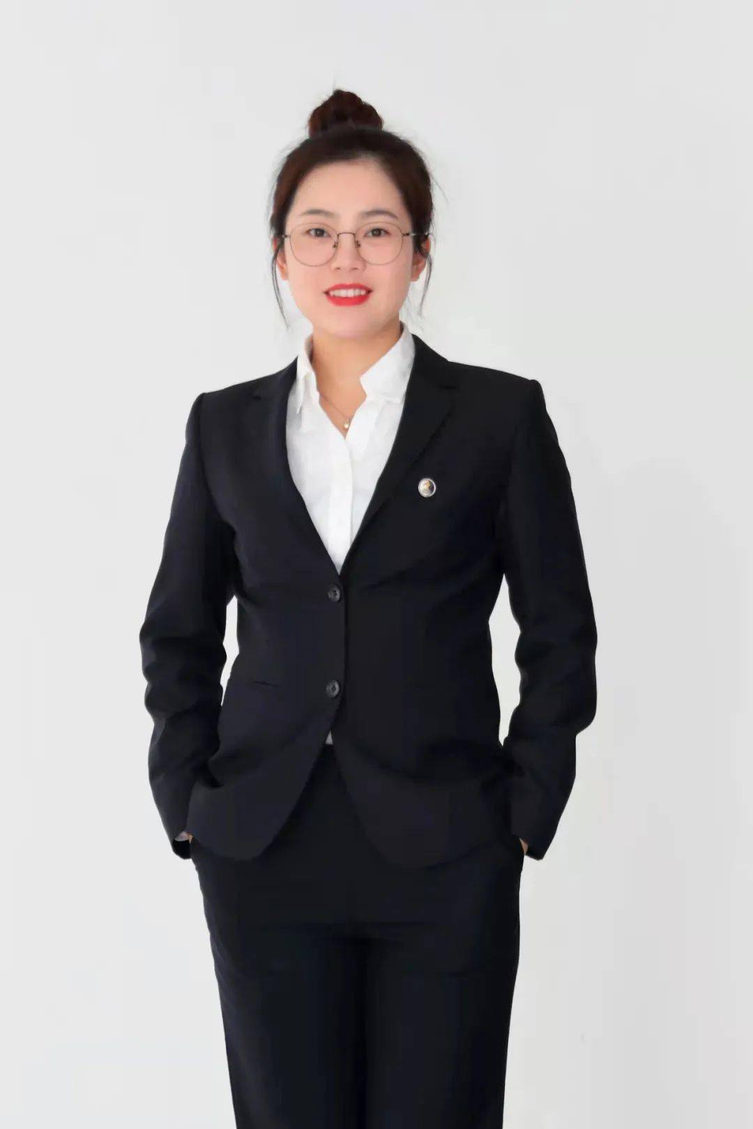 青春,也从一个毫无党群工作经验的分厂一线员工成长为一名光荣的党员