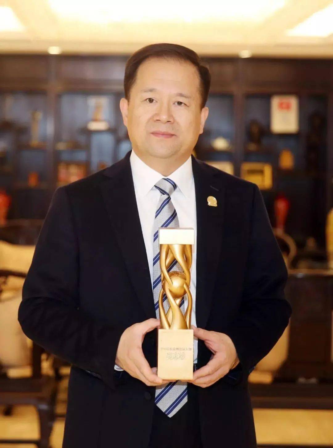 泉州洛江新首富22岁白手创业创办福建网信第一股