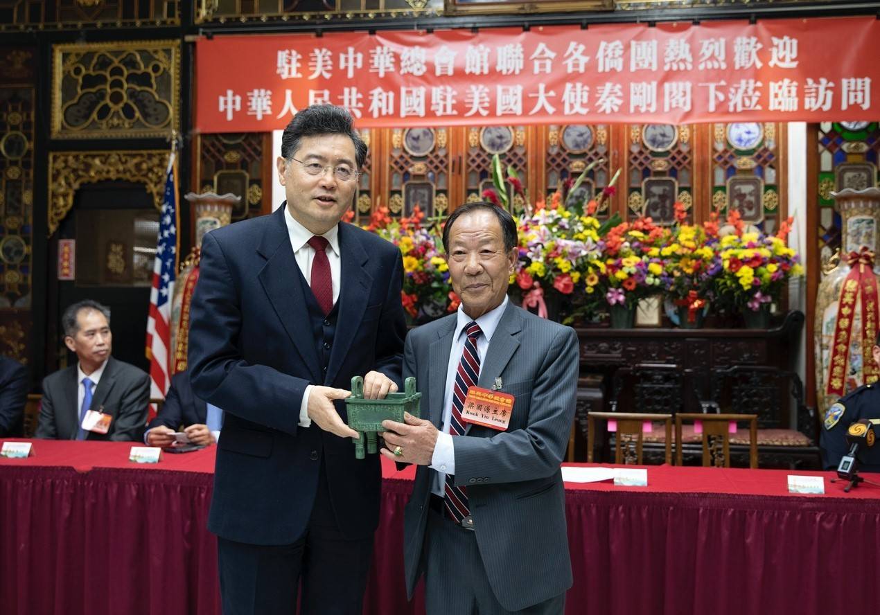 中国驻美大使秦刚走访旧金山唐人街