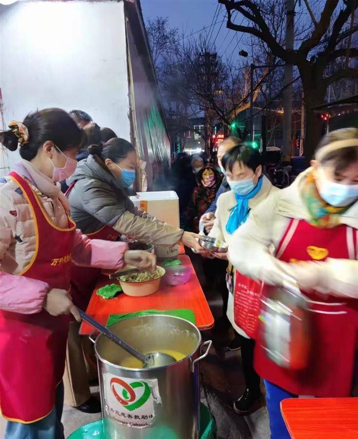食材|河南男子业余开起爱心粥店,9年送出20多万份免费早餐