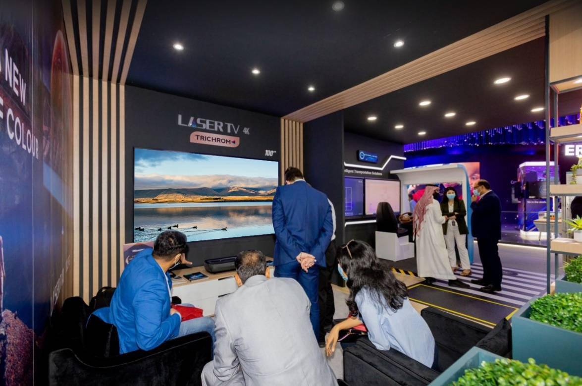 全国两会时间开启：海信激光电视连续8年服务代表驻地-家电圈官网