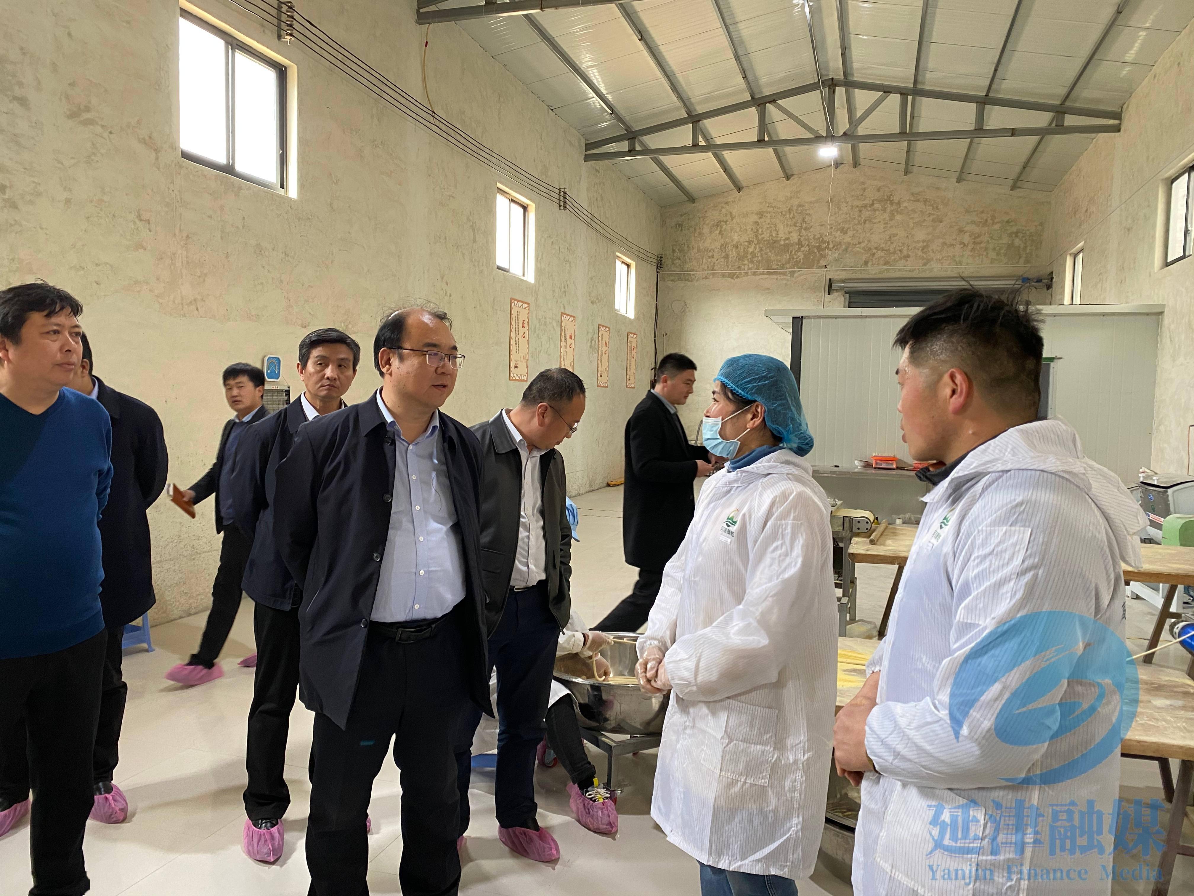 县委书记李泽宙实地调研乡村振兴产业发展和农村人居环境整治工作