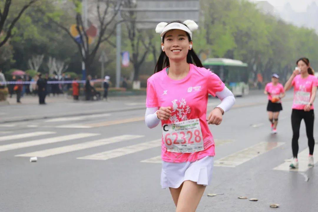 三八女神節楊馬錶白每一個跑步女神