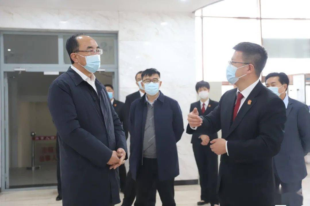 庄河市委书记申守勃调研我市营商环境建设工作