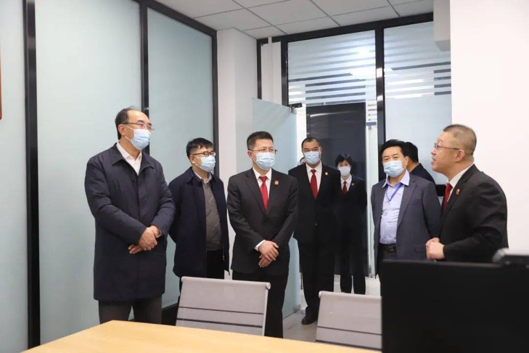 庄河市委书记申守勃调研我市营商环境建设工作