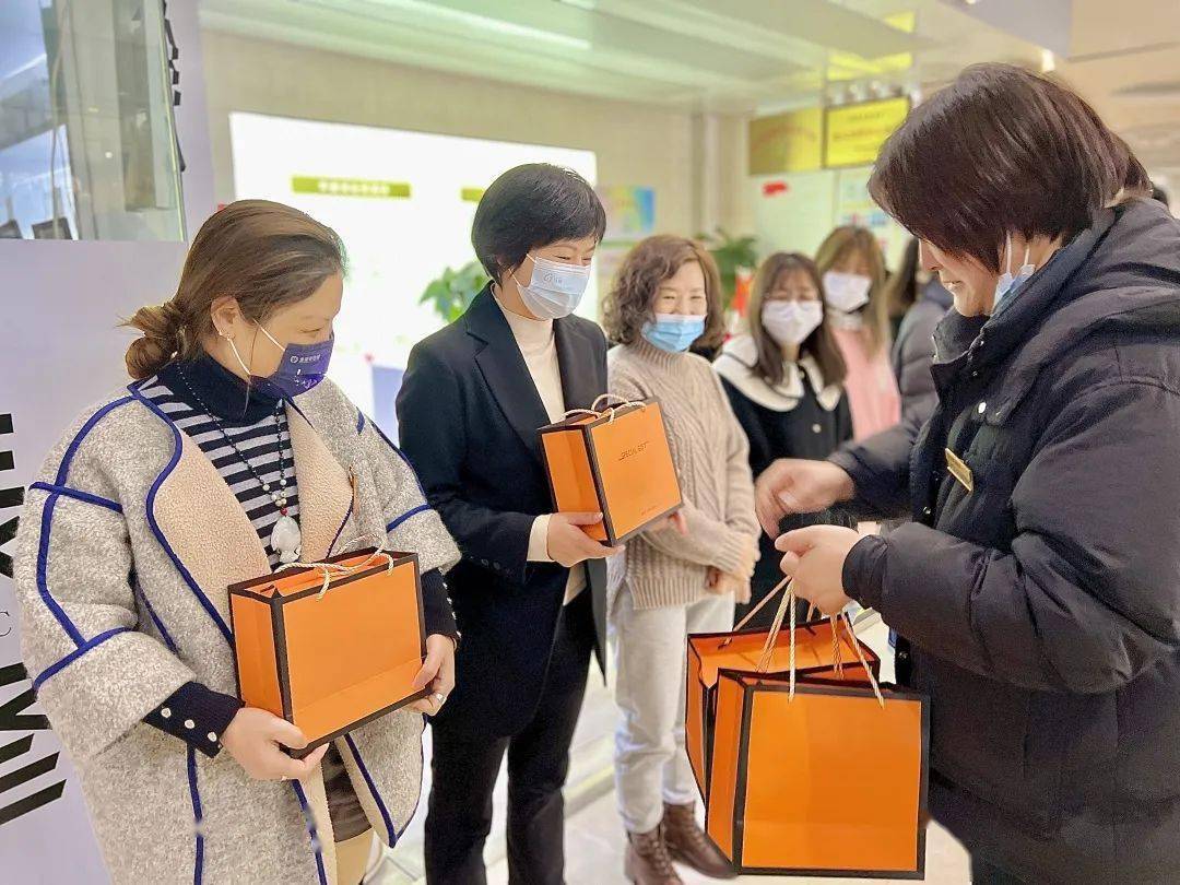 这个女神节帝壹君"花"式宠爱你review帝壹君推荐你读:金厦帝壹城