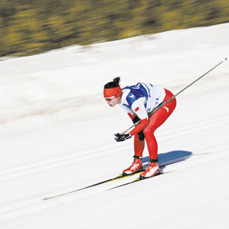 越野滑雪女子長距離傳統技術站姿中國選手黃邦娟獲第七名