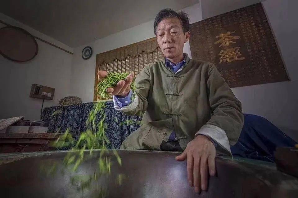 这些与西湖龙井"宿命缠绵"的制茶大师们_戚国伟_陆洲_龙井村