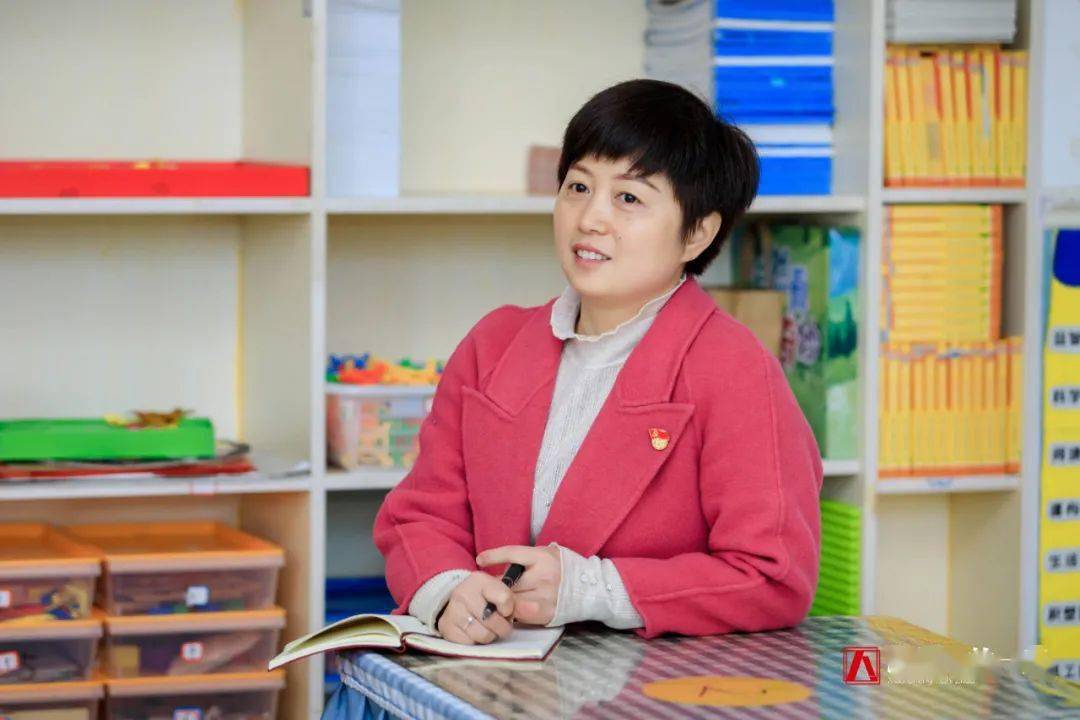 杨永芳用心教育用爱领舞池州人的一天