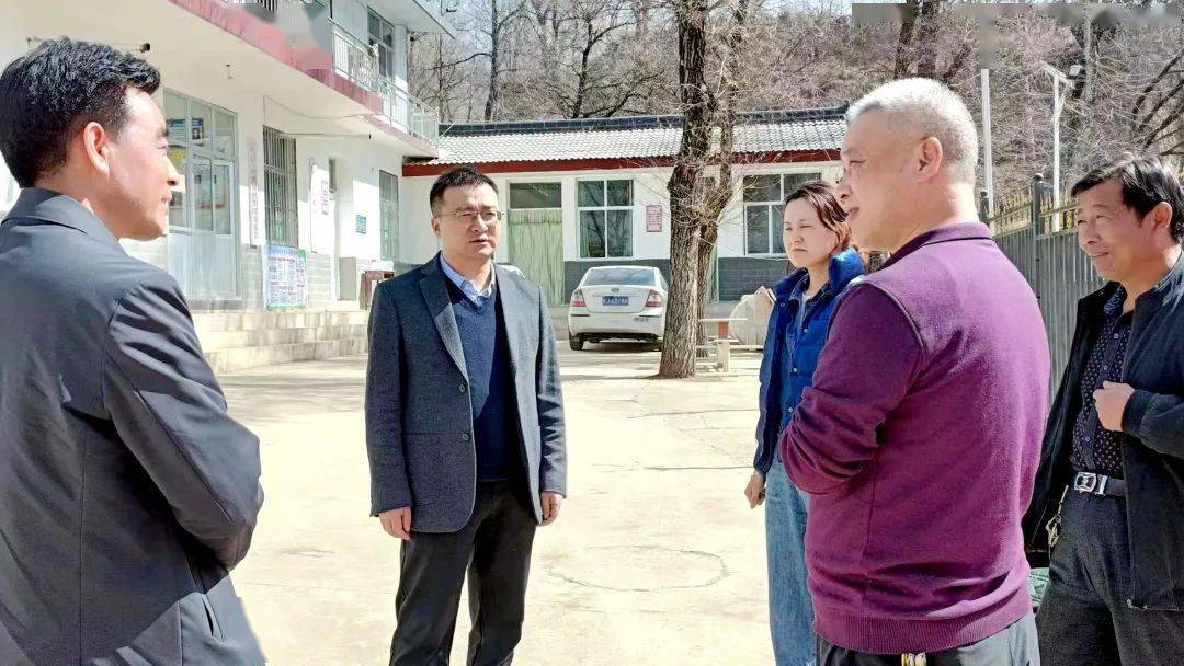 王虎指出,南屏镇党委,政府要全面贯彻落实市,县委农村工作暨巩固拓展