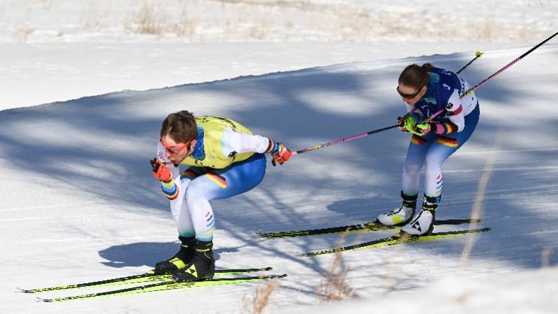 女子|图集：视障运动员如何越野滑雪？他们有一双明亮的“眼”