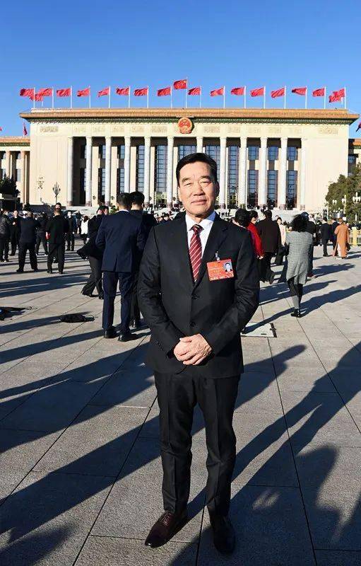 书记,董事长张传卫结合中山实际提交了《关于优先支持中山翠亨新区