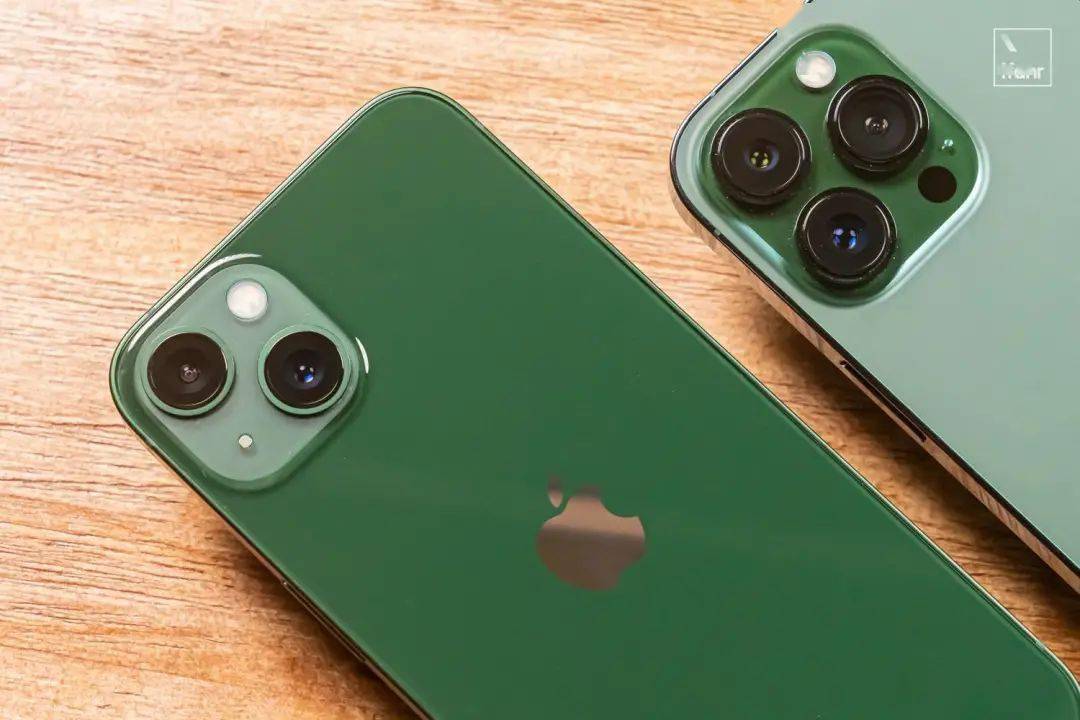iphone11绿色碎屏图片图片