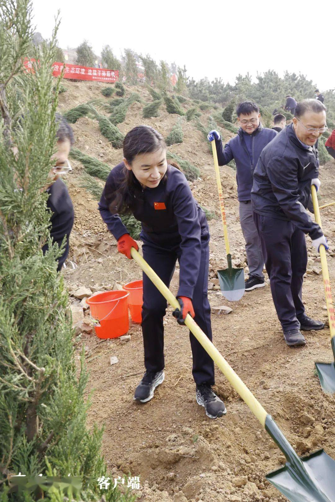3月12日,枣庄市委书记,市人大常委会主任陈平,市委副书记,市长张宏伟