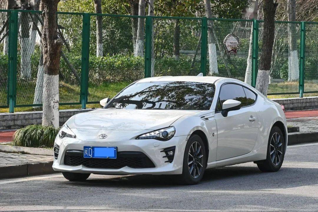 路试笔记8千公里准新丰田86准新现车比新款便宜10万