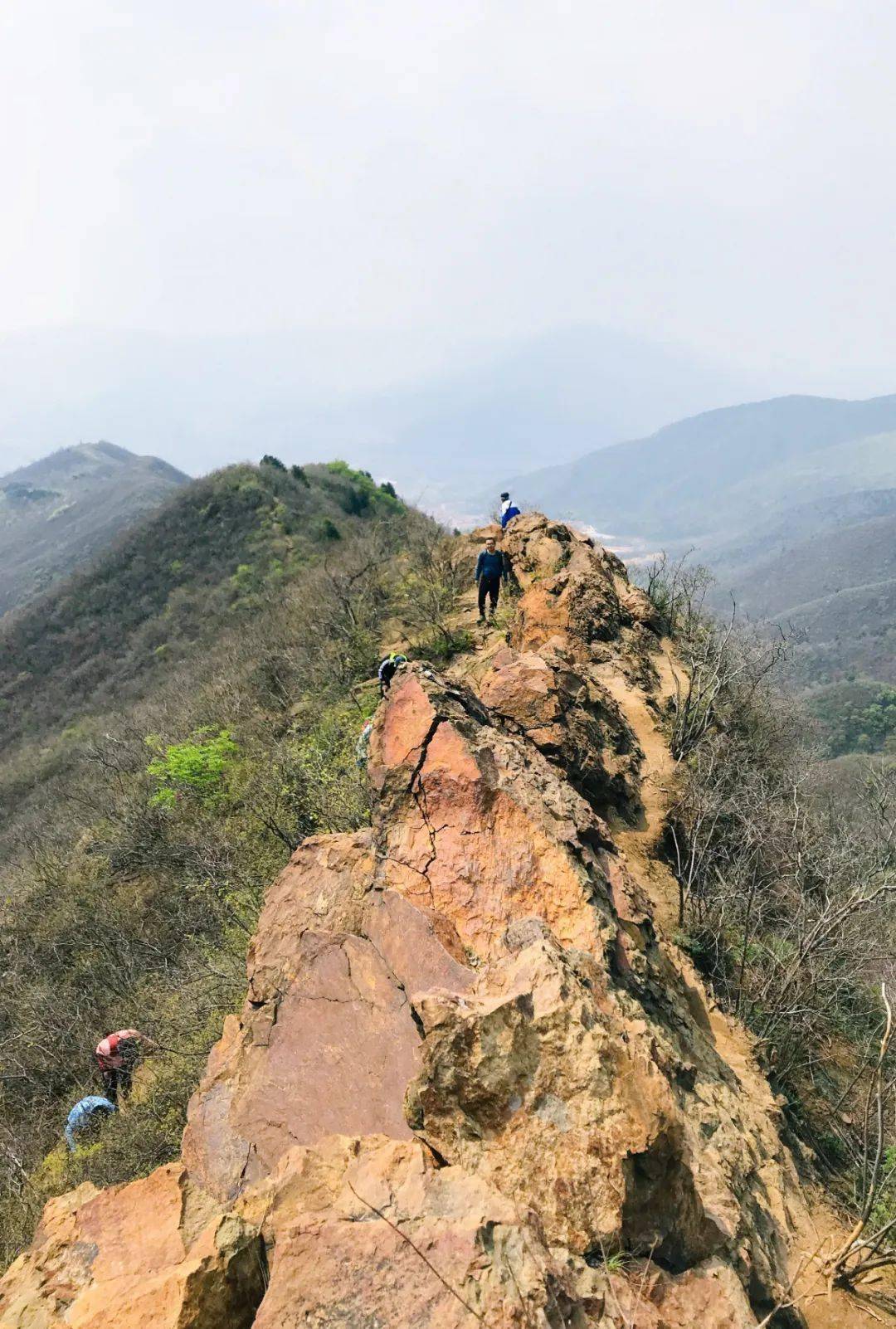 香山刀背岭图片