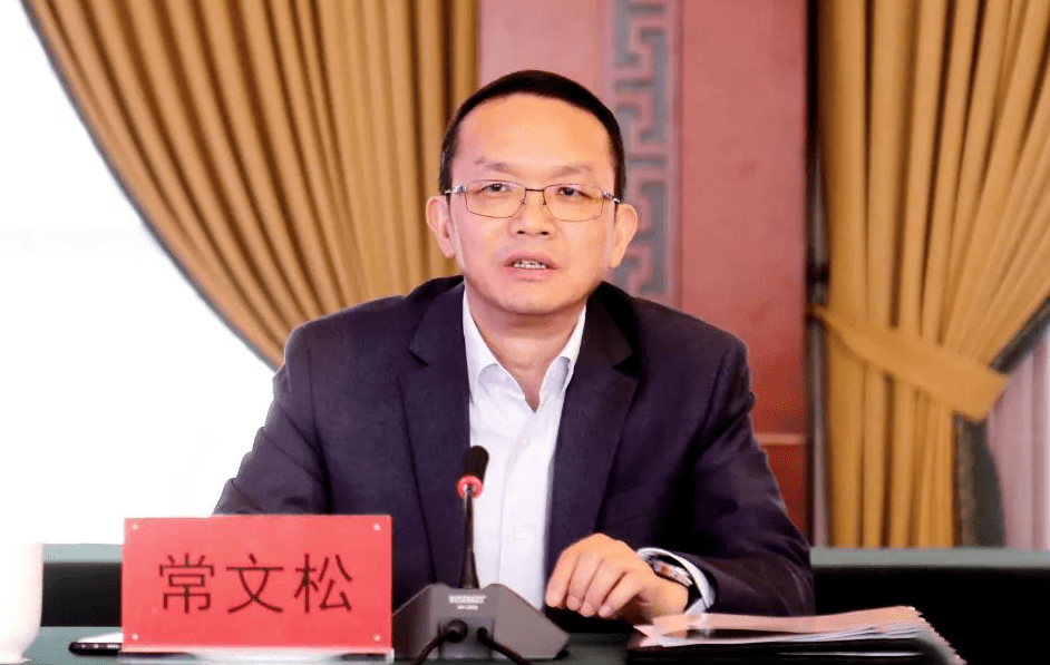 在3月9日举行的签约会上,遵义市人大常委会副主任,习水县委书记常文松
