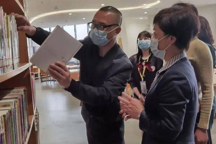 副市长王芳到市图书馆调研_武汉市原副市长袁善腊被查_襄阳市_服务