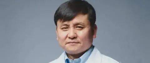 张文宏解读最新《诊疗方案》:应对抗疫更从容_张文宏详解最新版新冠肺炎诊疗方案_张文宏解读最新《诊疗方案》_隔离